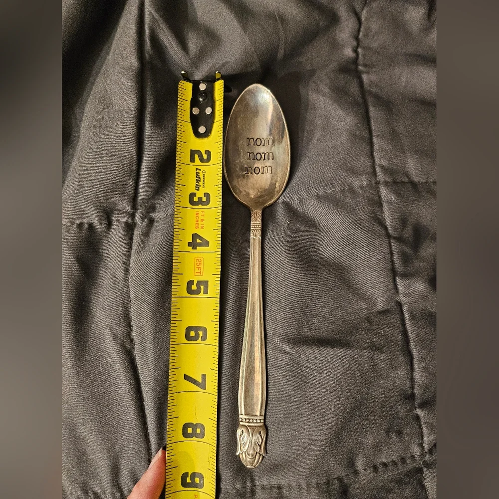 Holmes & Edwards Inlaid Silverplate‎ Spoon Vintage “Nom Nom Nom”